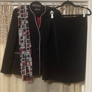 Sag Harbor Suit w/Scarf